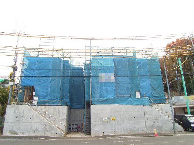 Local photos, including front road. Local (12 May 2013) Shooting