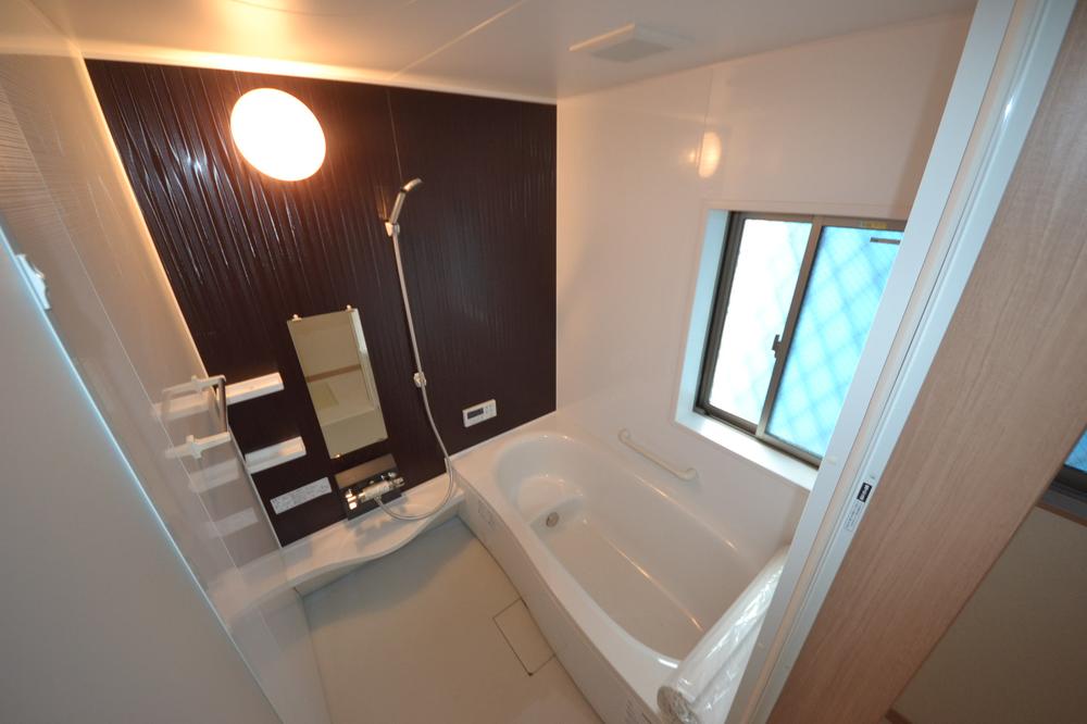 Bathroom. Building 2 System unit bus (July 2013) Shooting