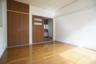 Living and room. Facing south, Recommend bright room with two-sided lighting! 7 Pledge Western-style room ☆ 