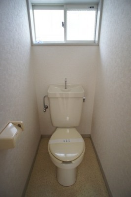 Toilet. Small window Available in easy-to-use bus toilet another toilet ☆ 