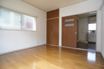 Living and room. Facing south, Recommend bright room with two-sided lighting! 7 Pledge Western-style room ☆ 