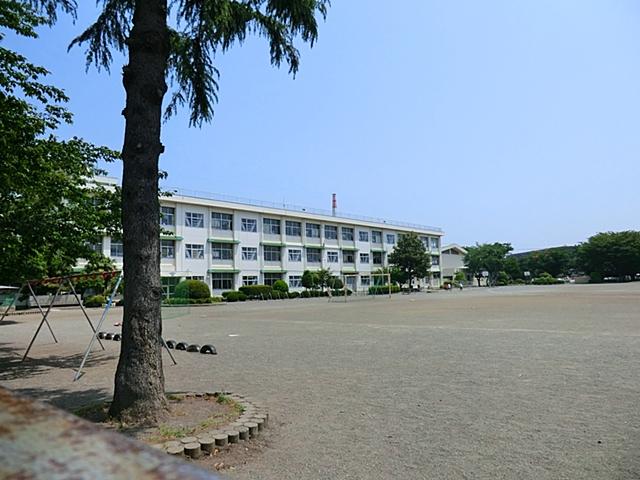 Primary school. Zama City Higashihara to elementary school 996m