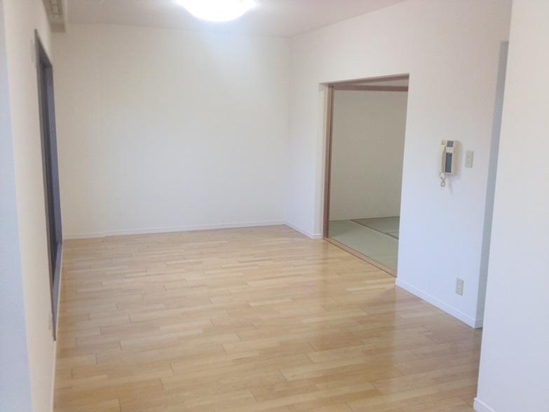 Living. Local (12 May 2013) Shooting