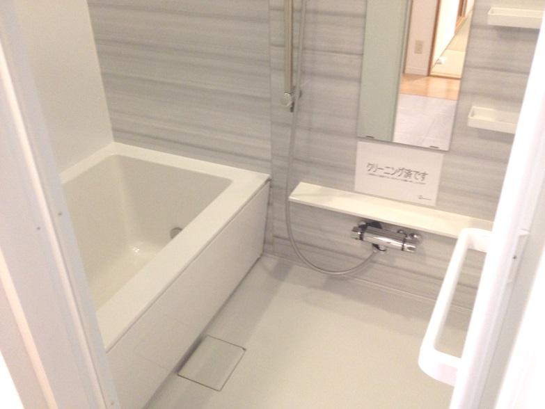 Living. Local (12 May 2013) Shooting