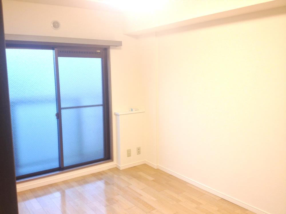 Non-living room. Local (12 May 2013) Shooting