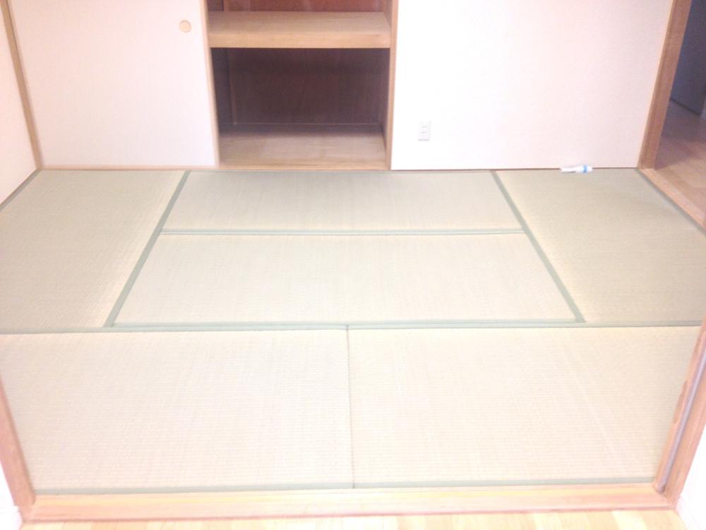 Non-living room. Local (12 May 2013) Shooting