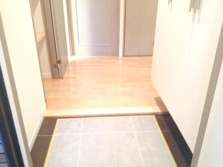 Entrance. Local (12 May 2013) Shooting