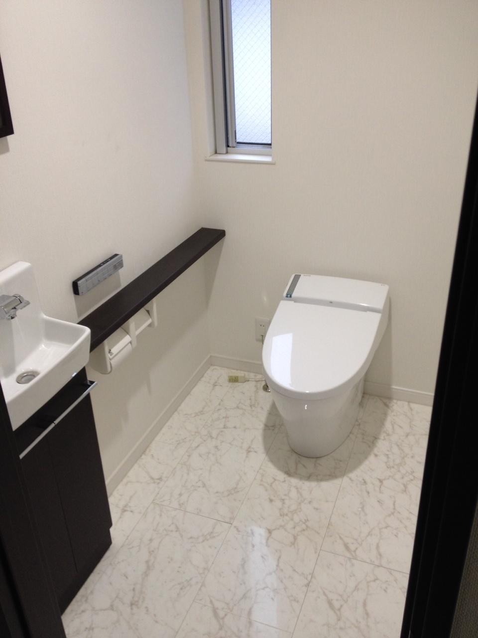 Toilet. Tankless toilet ! !