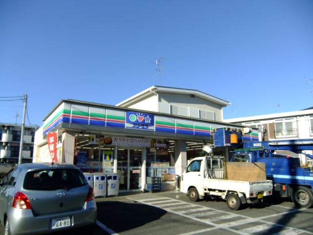 Convenience store. Three F until the (convenience store) 640m