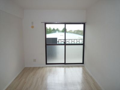 Living and room. Room 2
