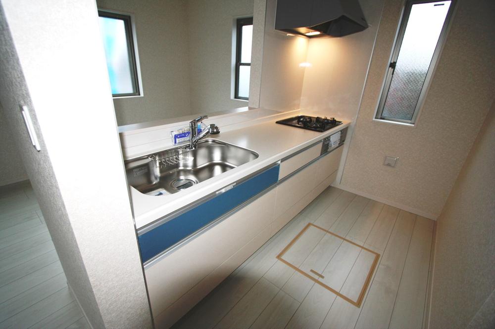 Kitchen. Local (12 May 2013) Shooting