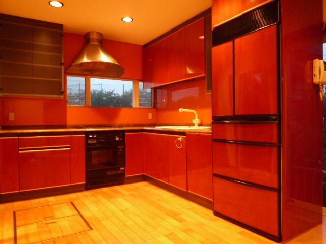Kitchen. Indoor (10 May 2013) Shooting ※ Konbekku and dishwasher, Is a good kitchen usability large ventilation fan was attached