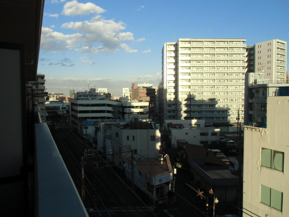 View photos from the dwelling unit. View from the site (December 2013) Shooting