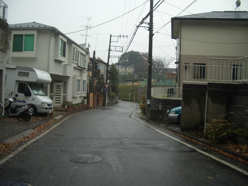 Local photos, including front road. Traffic volume fewer