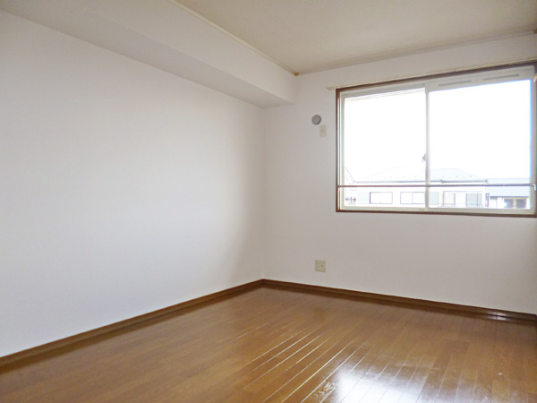 Living and room. Western-style 6 Pledge