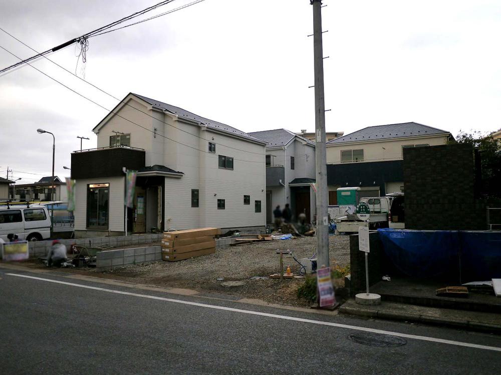 Local photos, including front road. Living environment is also good at Sobudaimae Station 8 min. Walk. This is useful life, such as super walk 1 minute.