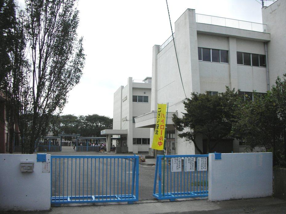 Primary school. Zama Municipal Hibarigaoka to elementary school 707m