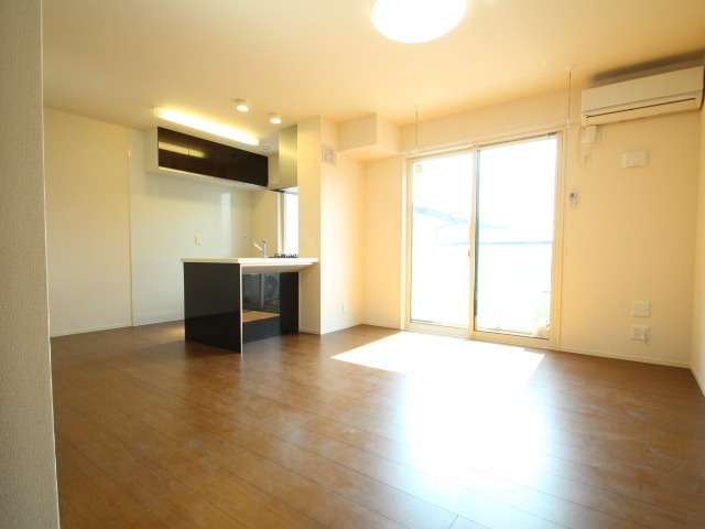 Living and room.  ◆ Living room ◆ 