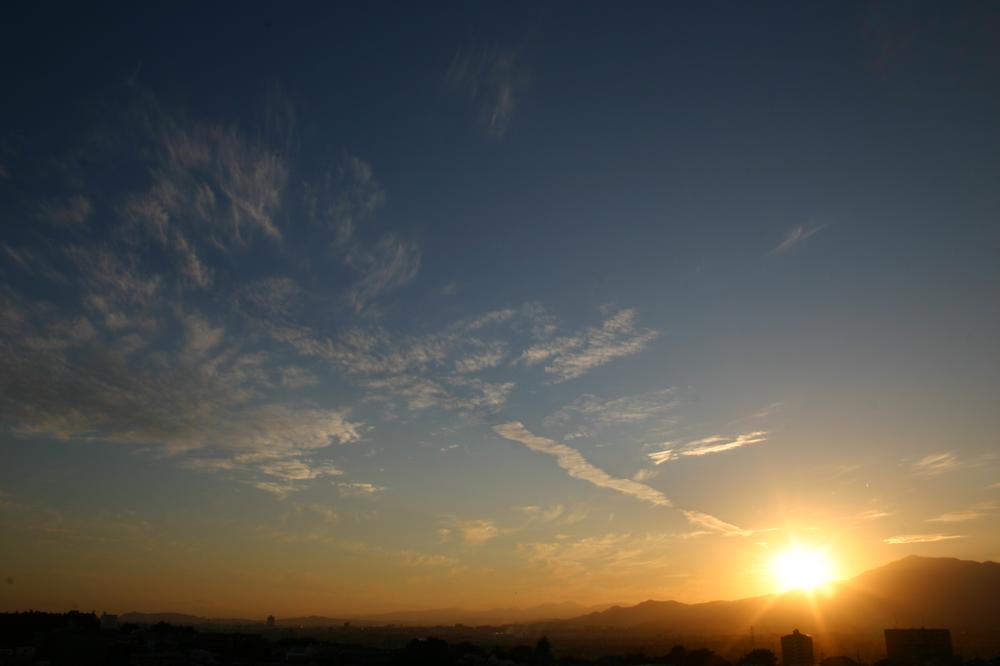 View photos from the dwelling unit. Sunset (seller like shooting)