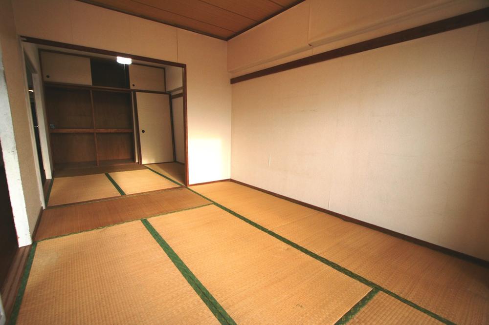 Non-living room. Indoor (12 May 2013) Shooting