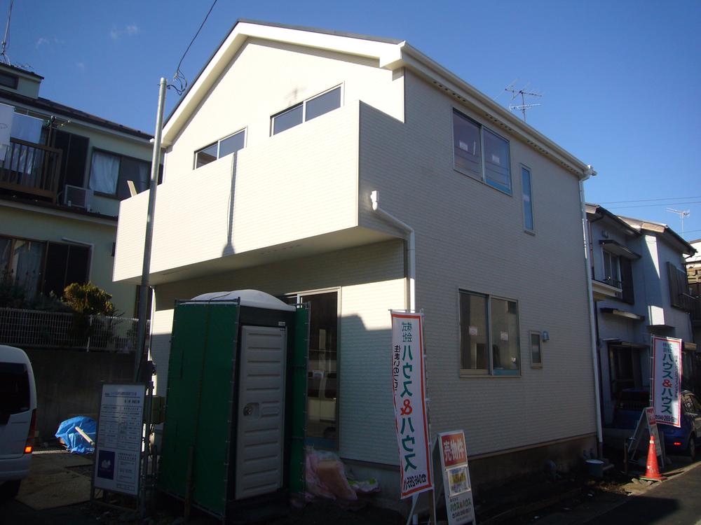 Local appearance photo. Local (12 May 2013) Shooting