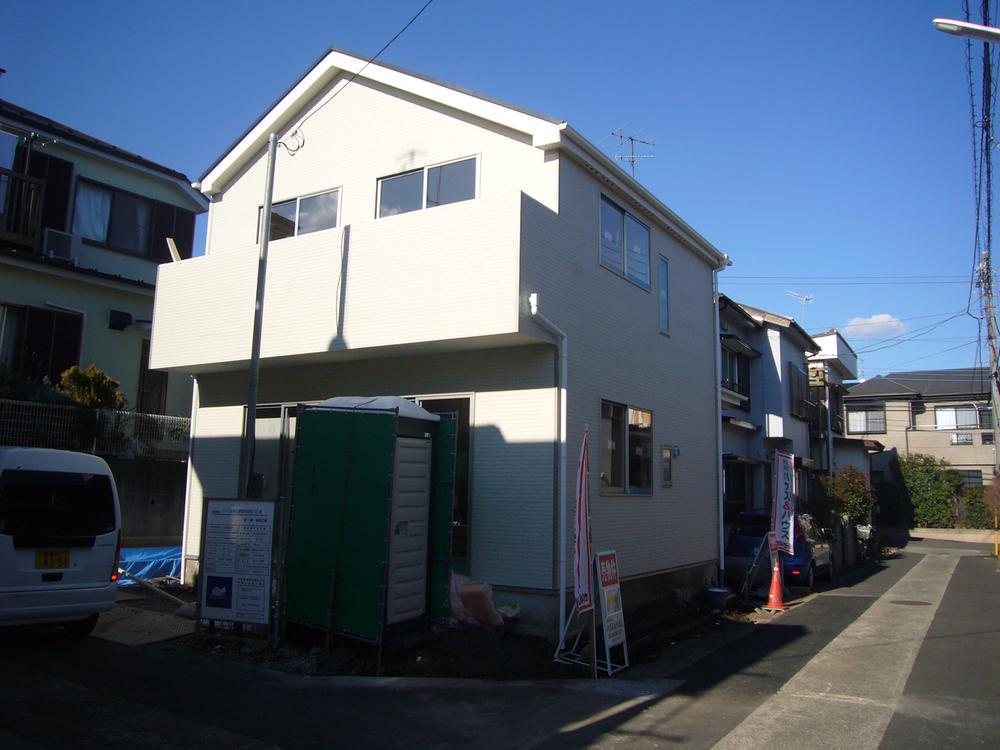 Local appearance photo. Local (12 May 2013) Shooting