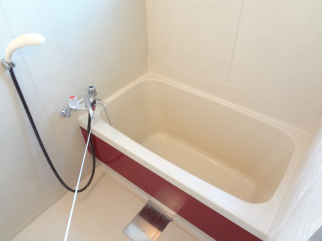 Bath. It is the bath of a little wider.