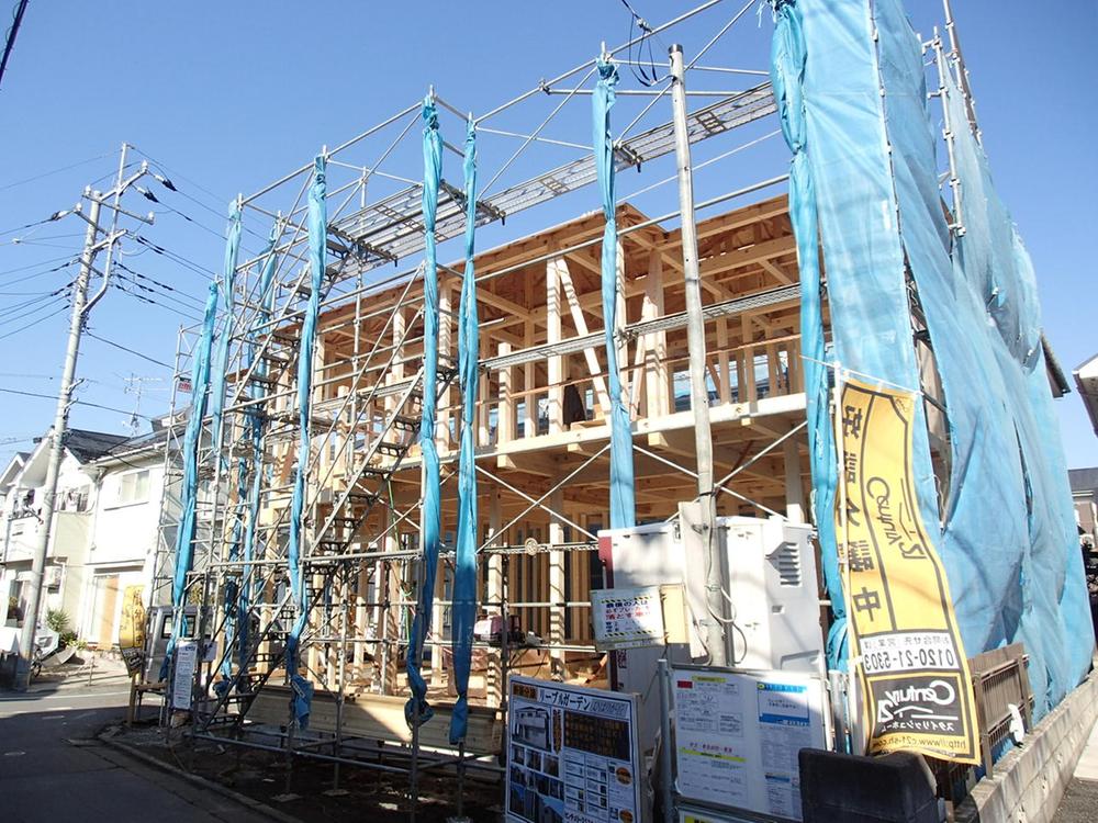 Local appearance photo. Local (11 May 2013) Shooting