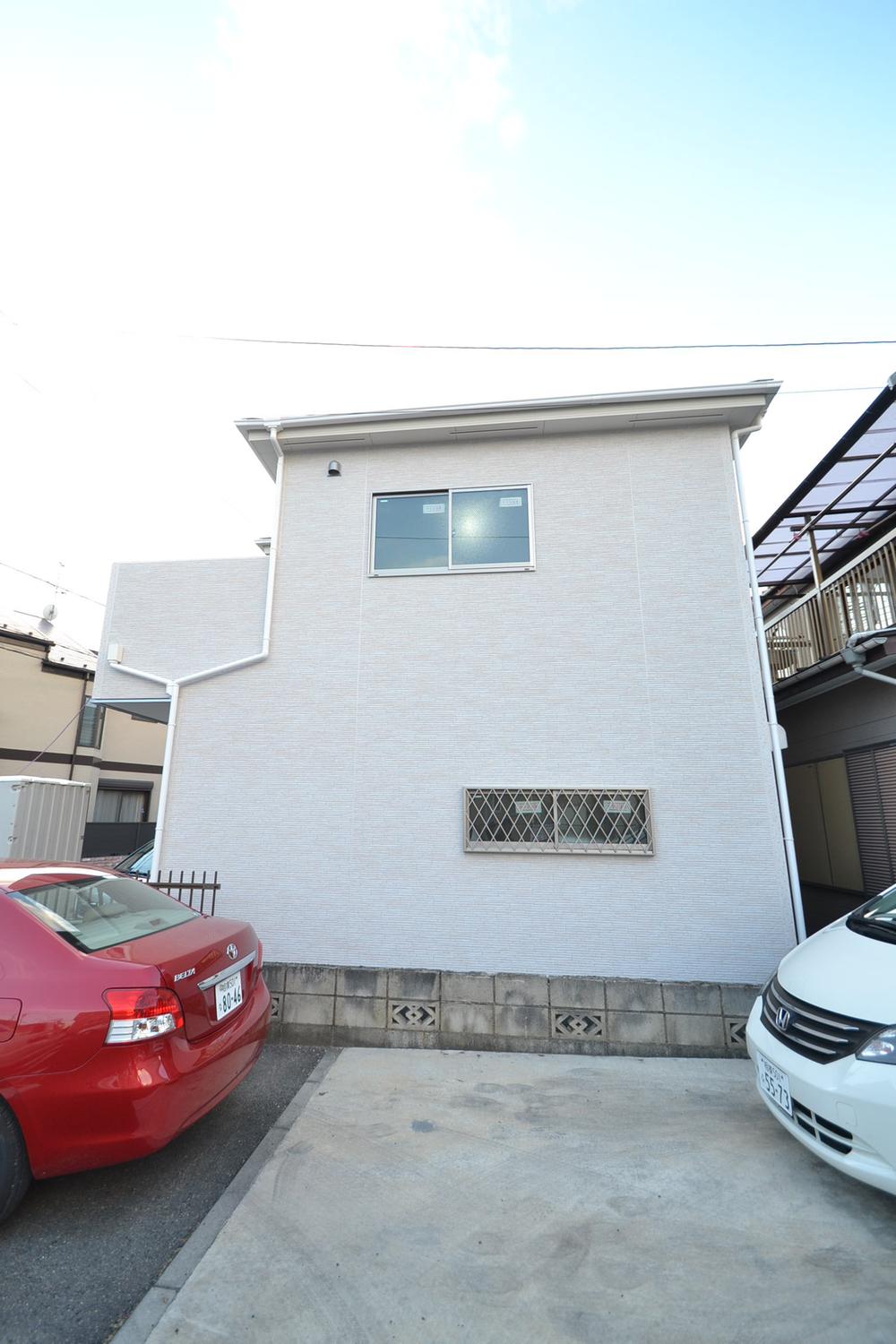 Local photos, including front road. Local (12 May 2013) Shooting