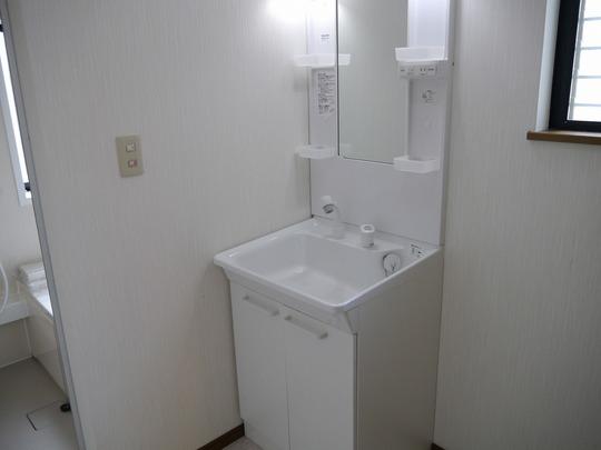 Wash basin, toilet