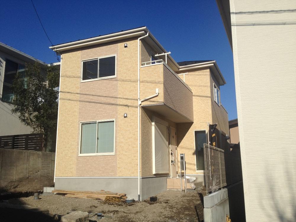 Local appearance photo. Building 3