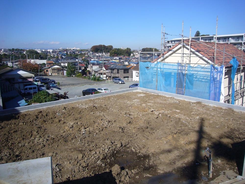 View photos from the dwelling unit. View from the site (November 2013) Shooting