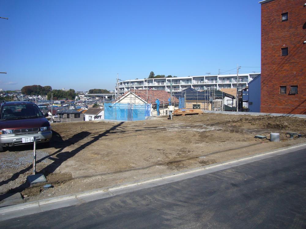 Local photos, including front road. Local (11 May 2013) Shooting