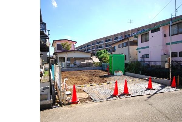 Local photos, including front road. Local (10 May 2013) Shooting