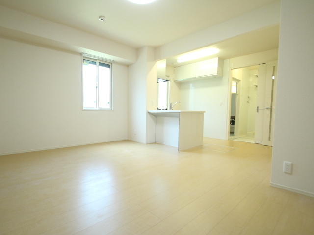 Living and room.  ◆ Living room ◆