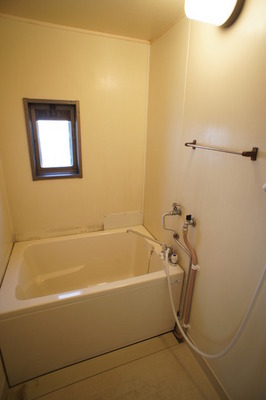 Bath. It is installed a small window in the bathroom, Bright and clean