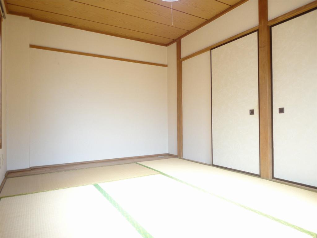 Other room space. It is with storage