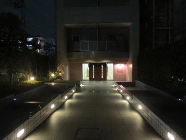 Entrance. Night Castello