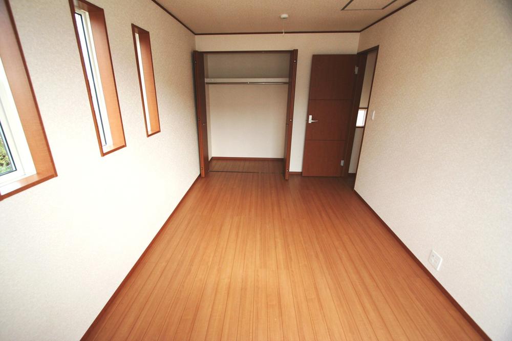 Same specifications photos (Other introspection)