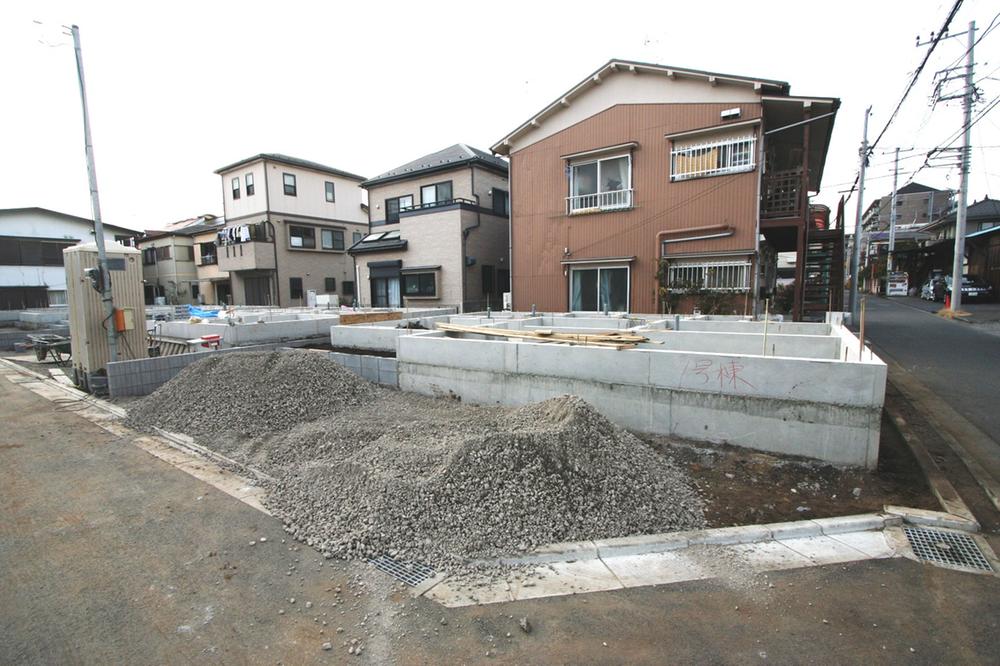 Local appearance photo. Local (12 May 2013) Shooting