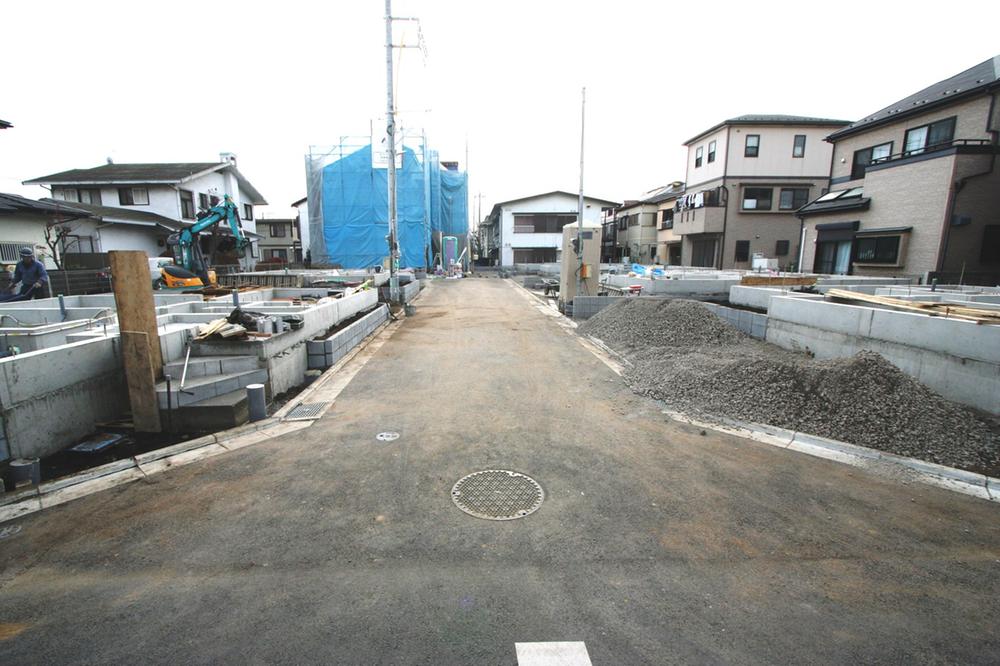 Local photos, including front road. Local (12 May 2013) Shooting