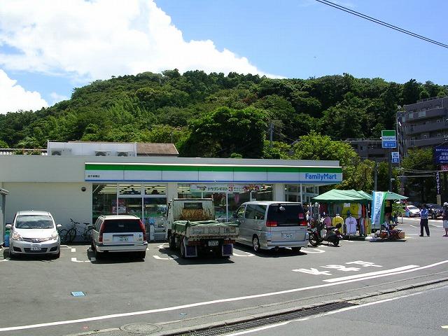 Convenience store. 300m to FamilyMart Sakurayama shop