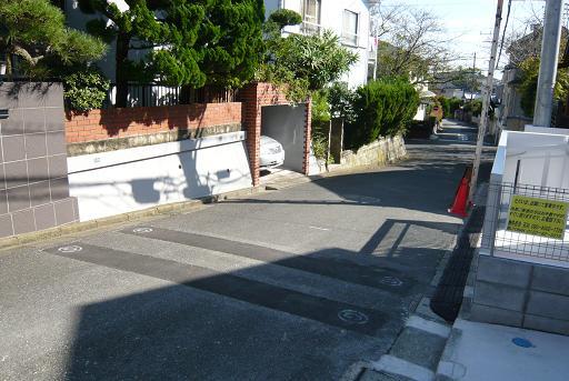 Local photos, including front road. Local (10 May 2013) Shooting