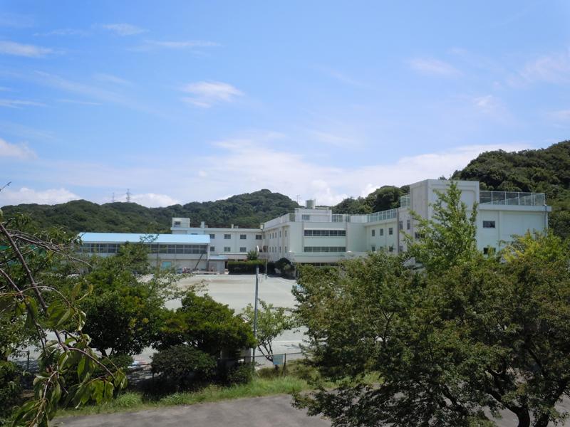 Primary school. Ikego Elementary School