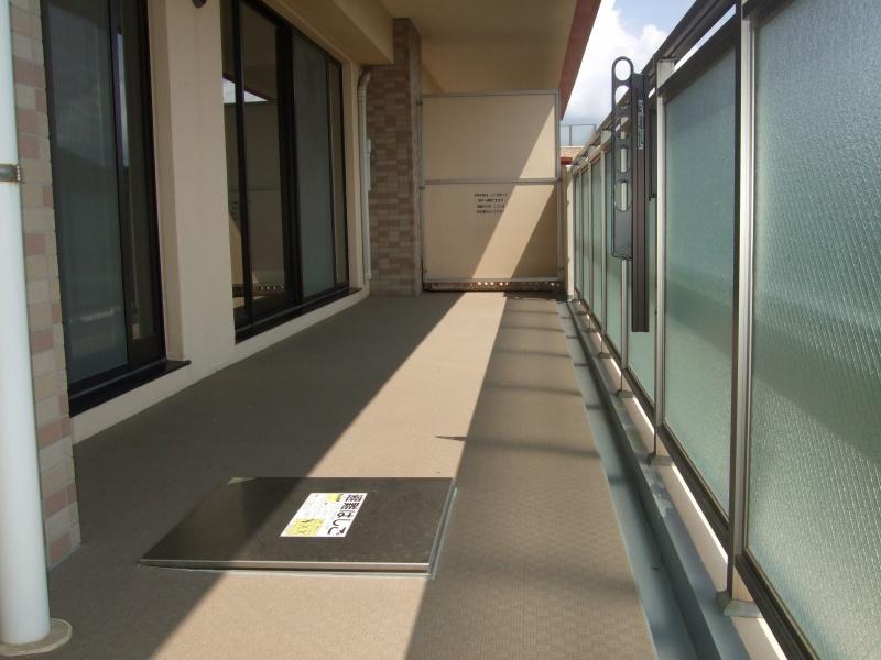 Balcony. Depth a balcony in the wide.