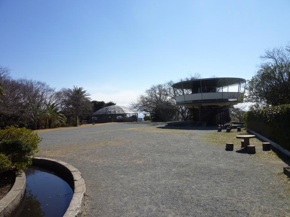 park. 800m animal to show off mountain park has also been breeding, It is the view of a good park. Perfect for a walk!