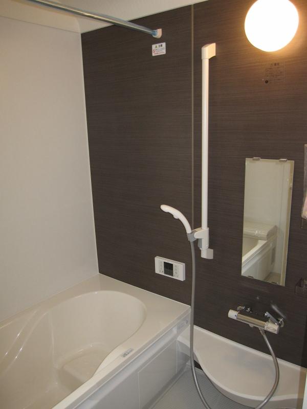 Bathroom. It is a bathroom photo of the company's construction. 