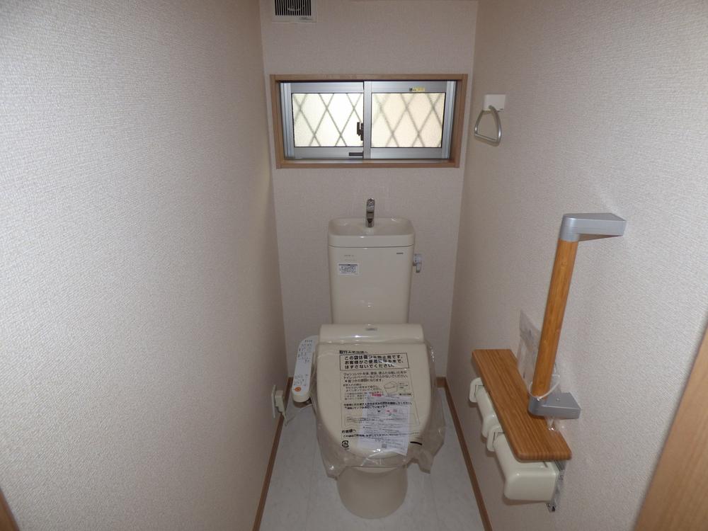 Toilet. Room first floor toilet (November 2013) Shooting