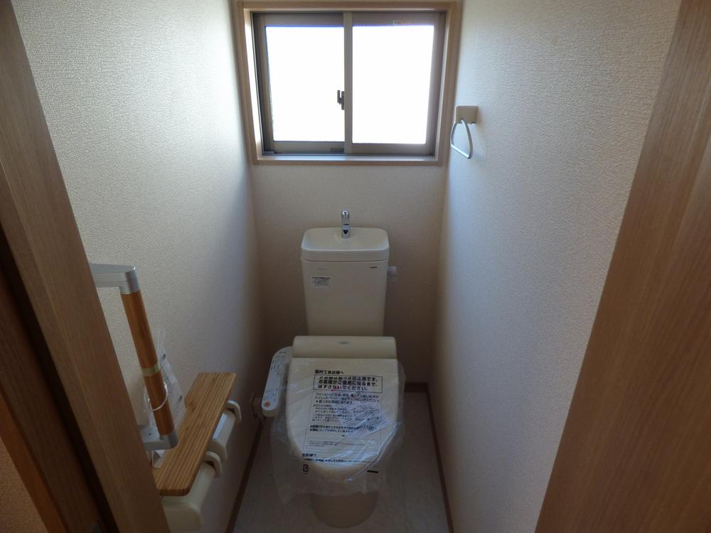Toilet. Room second floor toilet (November 2013) Shooting