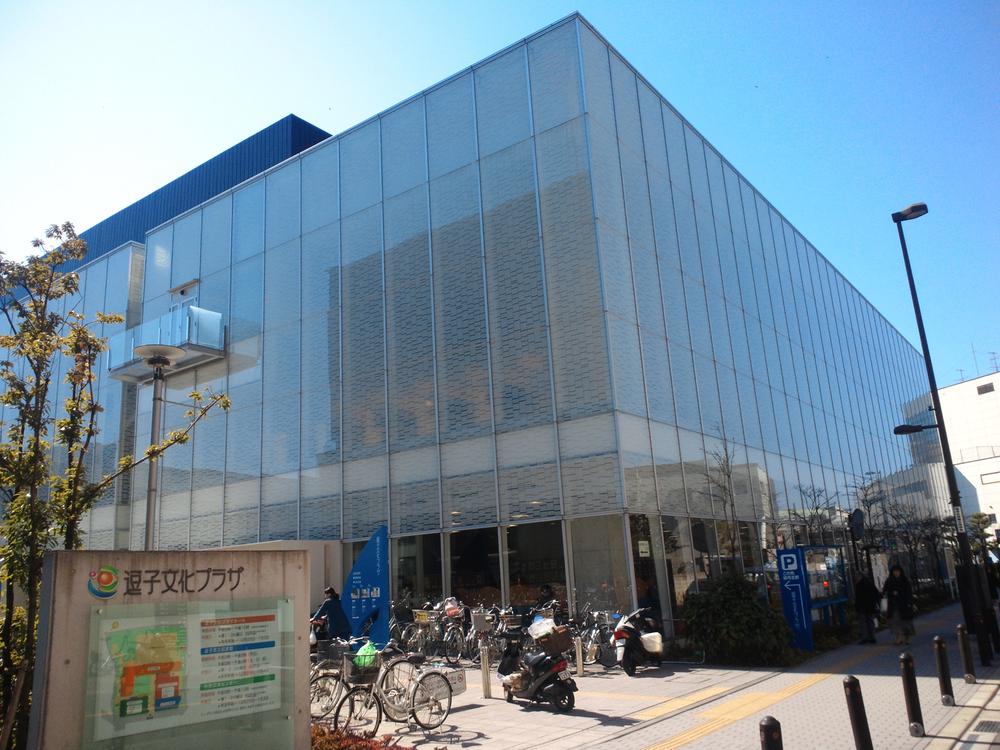 library. 530m is a new clean Library to City Library. Zushi Elementary School ・ Cultural plaza is adjacent. 